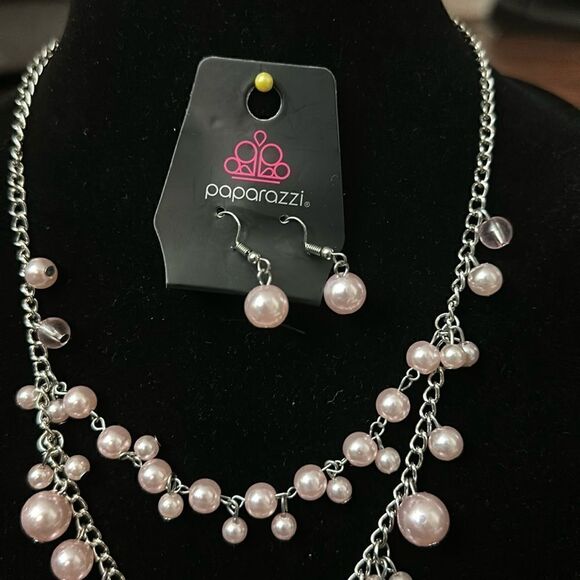 Necklace + Earings - Picture 4 of 4